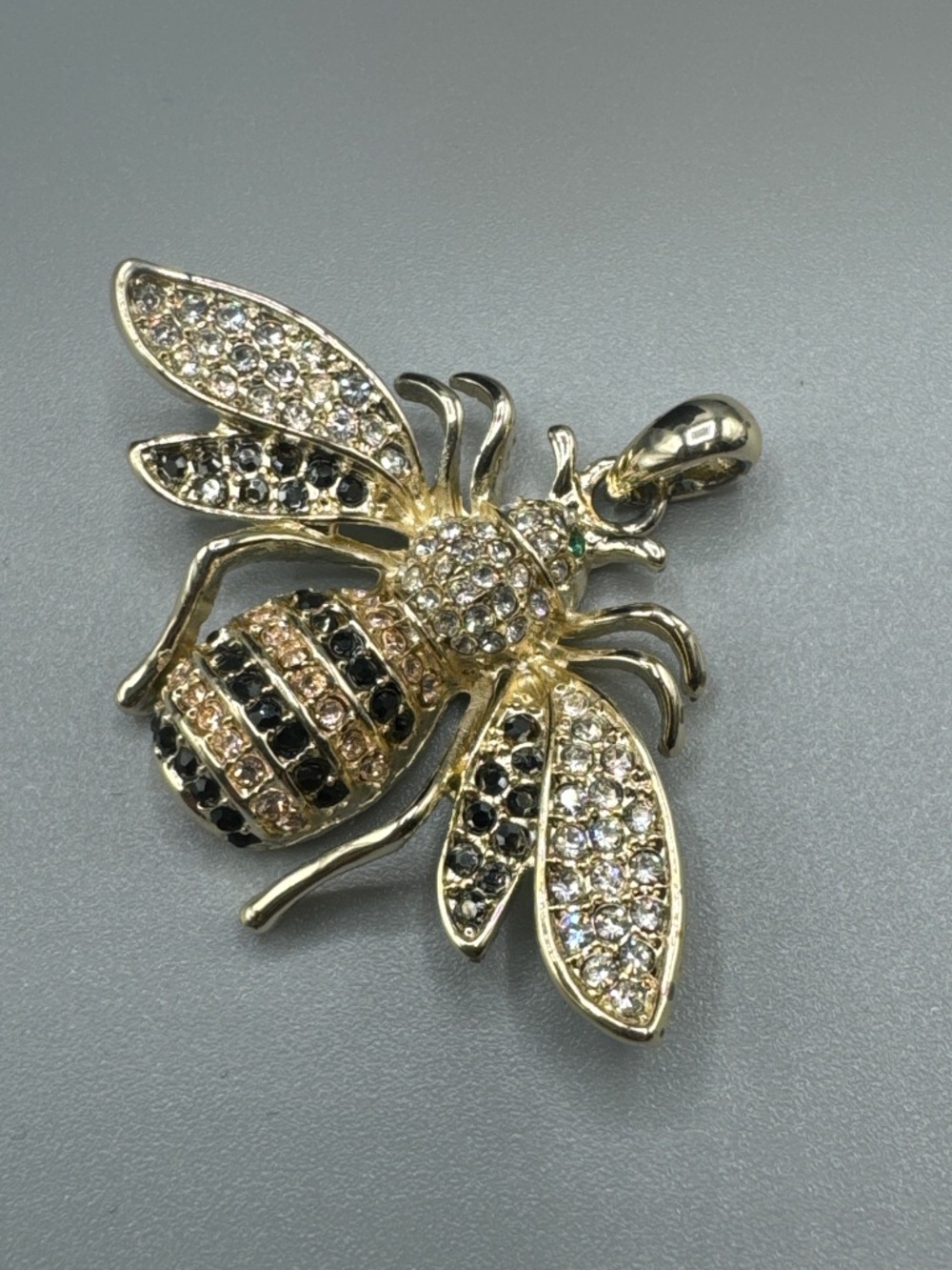 Stauer Bee pendant